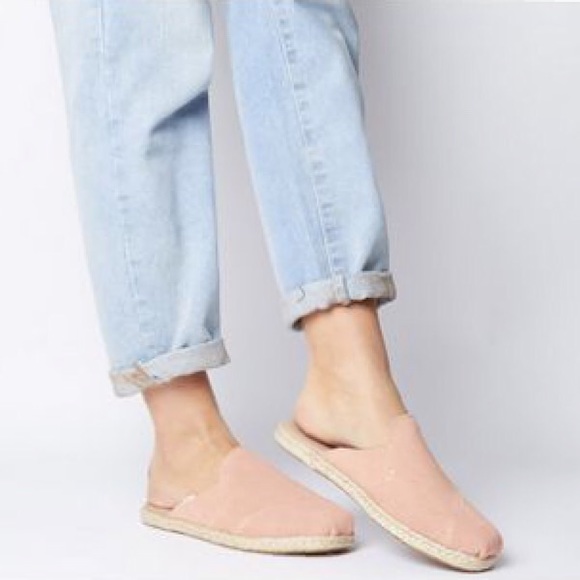 toms nova slip on
